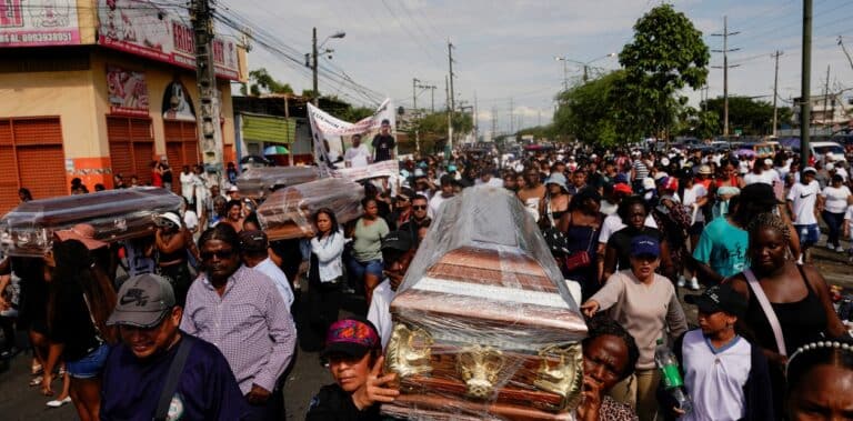 «Reconocí a mi hijo por los pies, porque su cabeza ya no estaba»: el duro testimonio del padre de dos de los 4 menores asesinados en Guayaquil