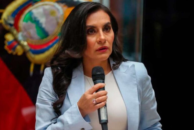 Tribunal analiza el pedido de Verónica Abad para derogar decretos de Daniel Noboa