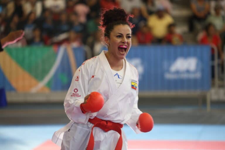 Jacqueline Factos brilla en el Panamericano de Karate