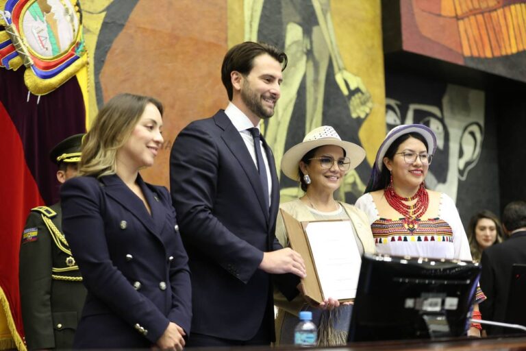 El oficialismo se nutre de los ‘camisetazos’ políticos