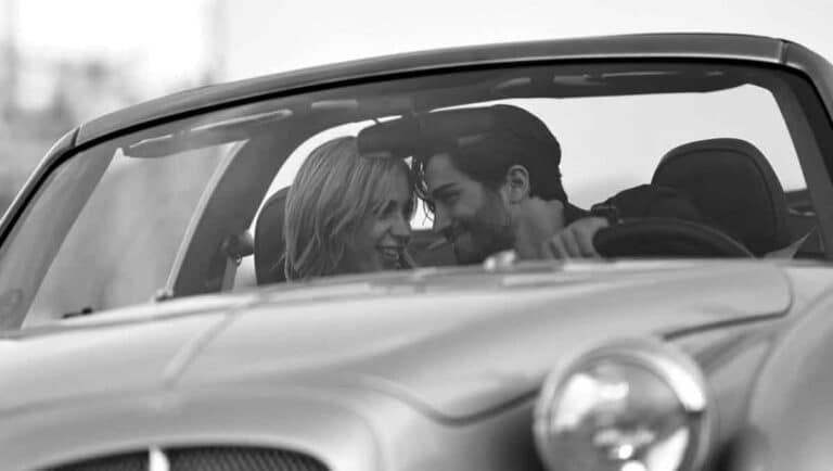 ¡Del aparador al altar! ¡Se casó con la novia… y se divorció de sus Hot Wheels!