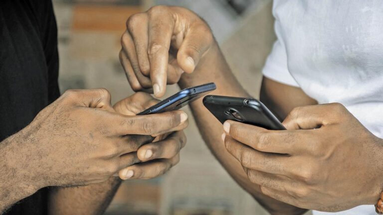 El acoso y la pesadilla de safarse de un plan de telefonía e internet en Ecuador
