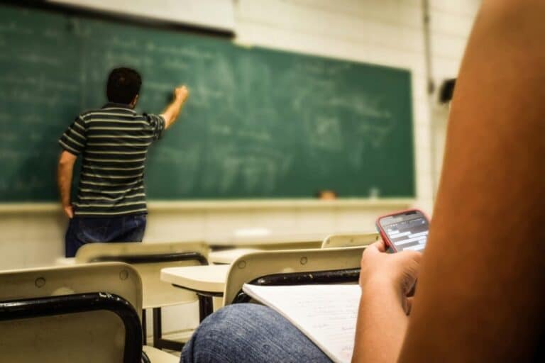Gobierno tacha de «falsas» las denuncias de extorsión contra docentes