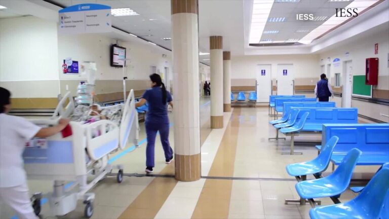 Médicos y pacientes denuncian la agonía del sistema de salud
