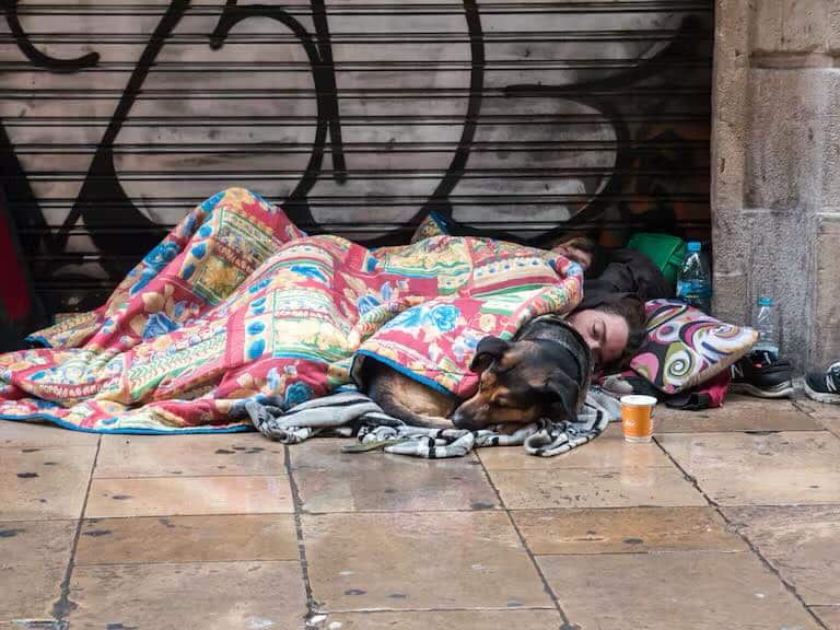 Murió de frío en Mendoza por no abandonar a su perro
